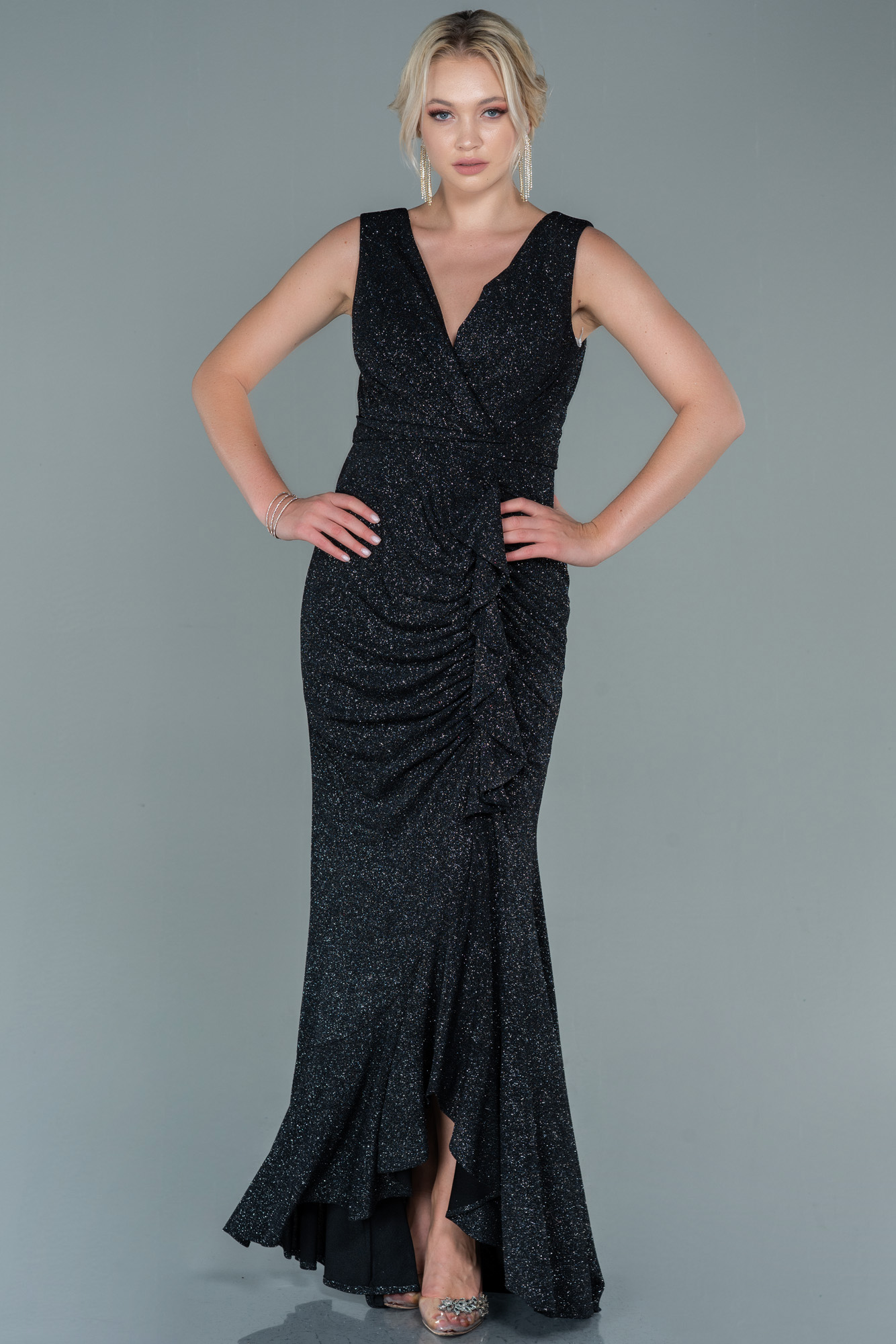 Elegant Black Mermaid Evening Dress with Long Sleeves and Appliques
