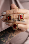 Gold-Red Accessory Set UK955