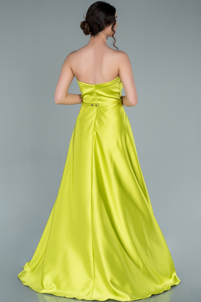 green emerald velvet dress Rozal Dress in Pistachio Green – Isalis