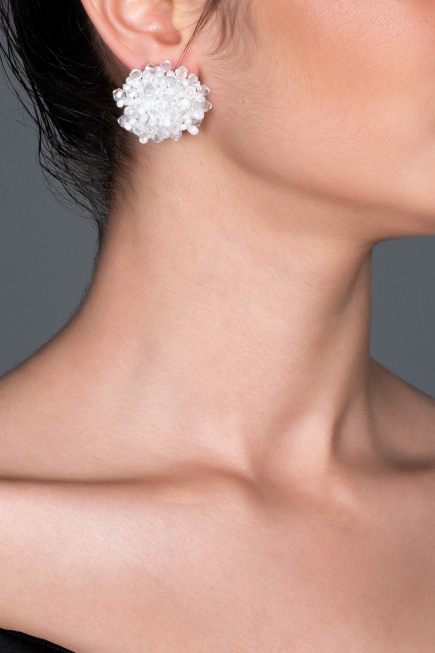 White Earring UK475