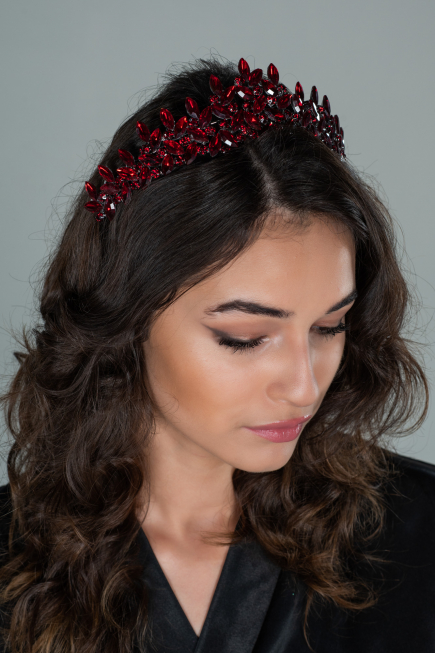 Burgundy Crown DY508