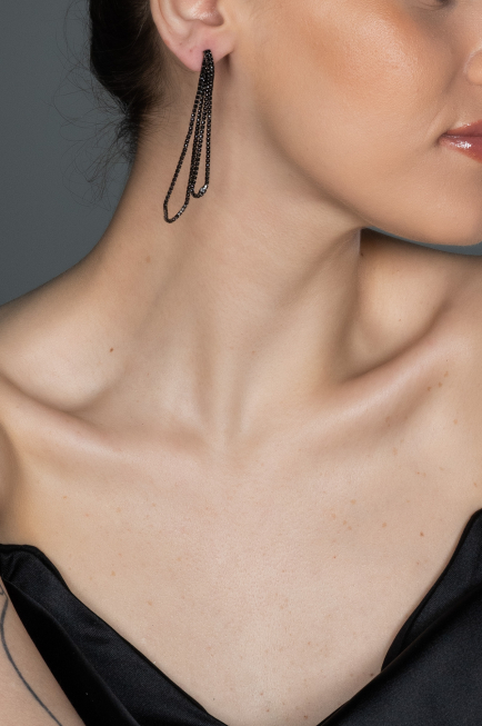 Black Earring UK560