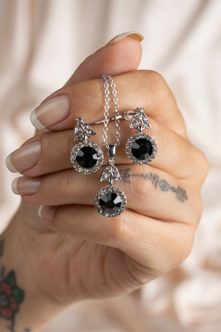 Black Accessory Set UK600