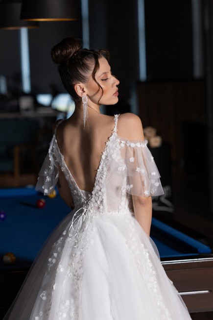 White Guipure Embroidered Long Wedding Dress ABG045