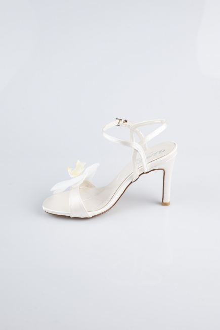 White Satin Evening Shoe AB1151